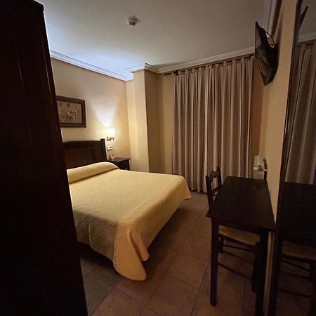 Hostal Restaurante Morote Cano Lezuza المظهر الخارجي الصورة