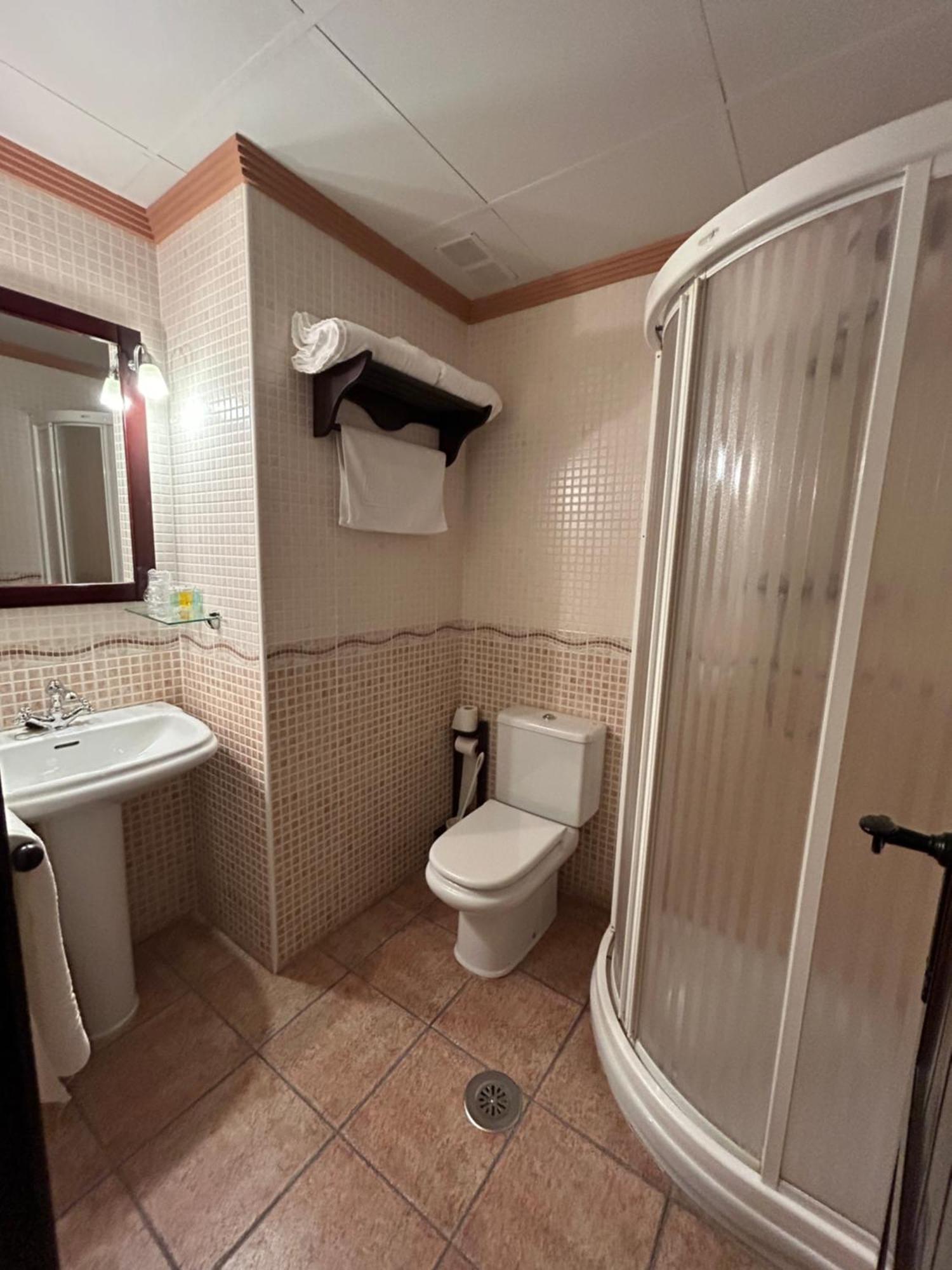 Hostal Restaurante Morote Cano Lezuza المظهر الخارجي الصورة