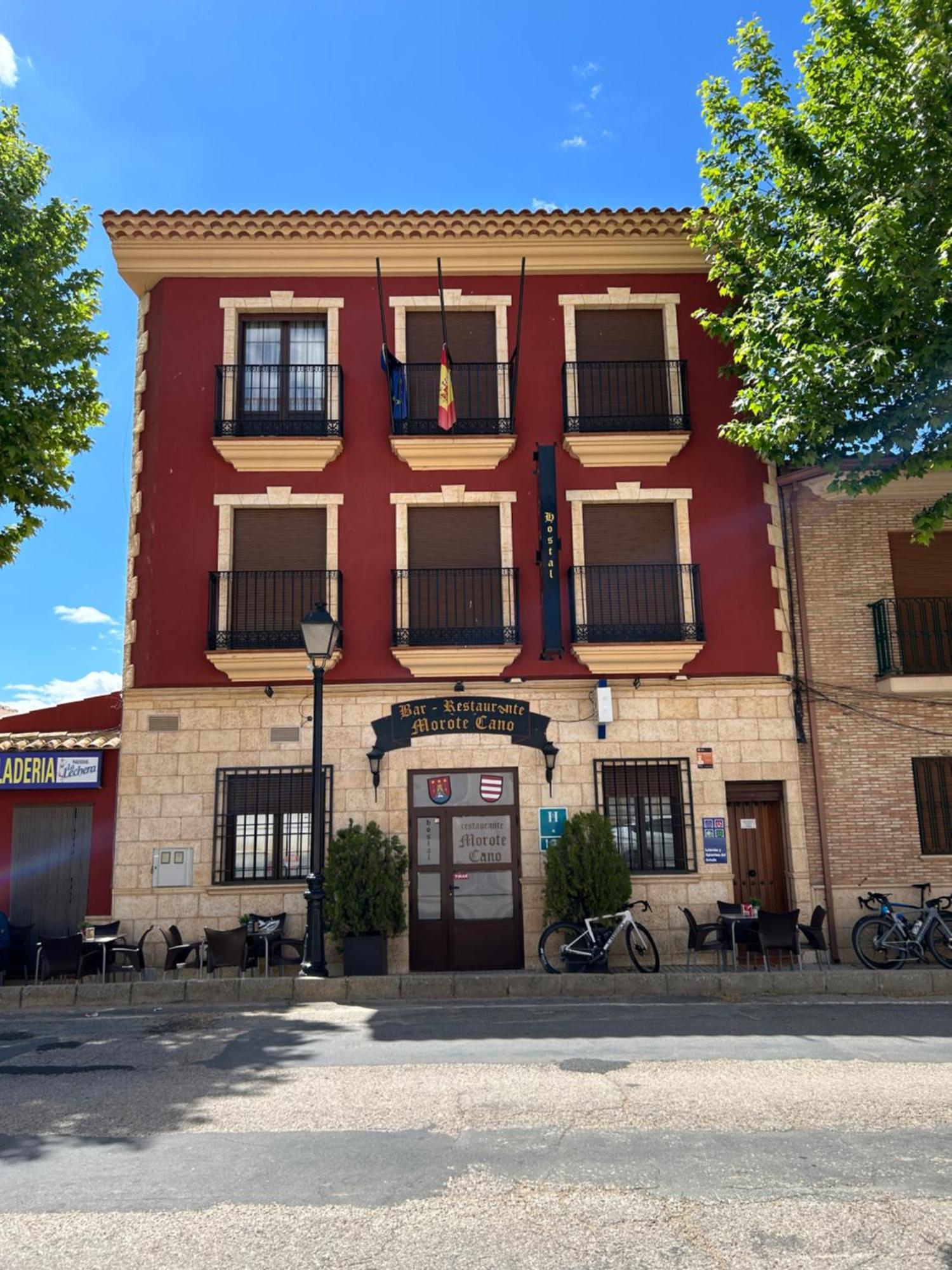 Hostal Restaurante Morote Cano Lezuza المظهر الخارجي الصورة