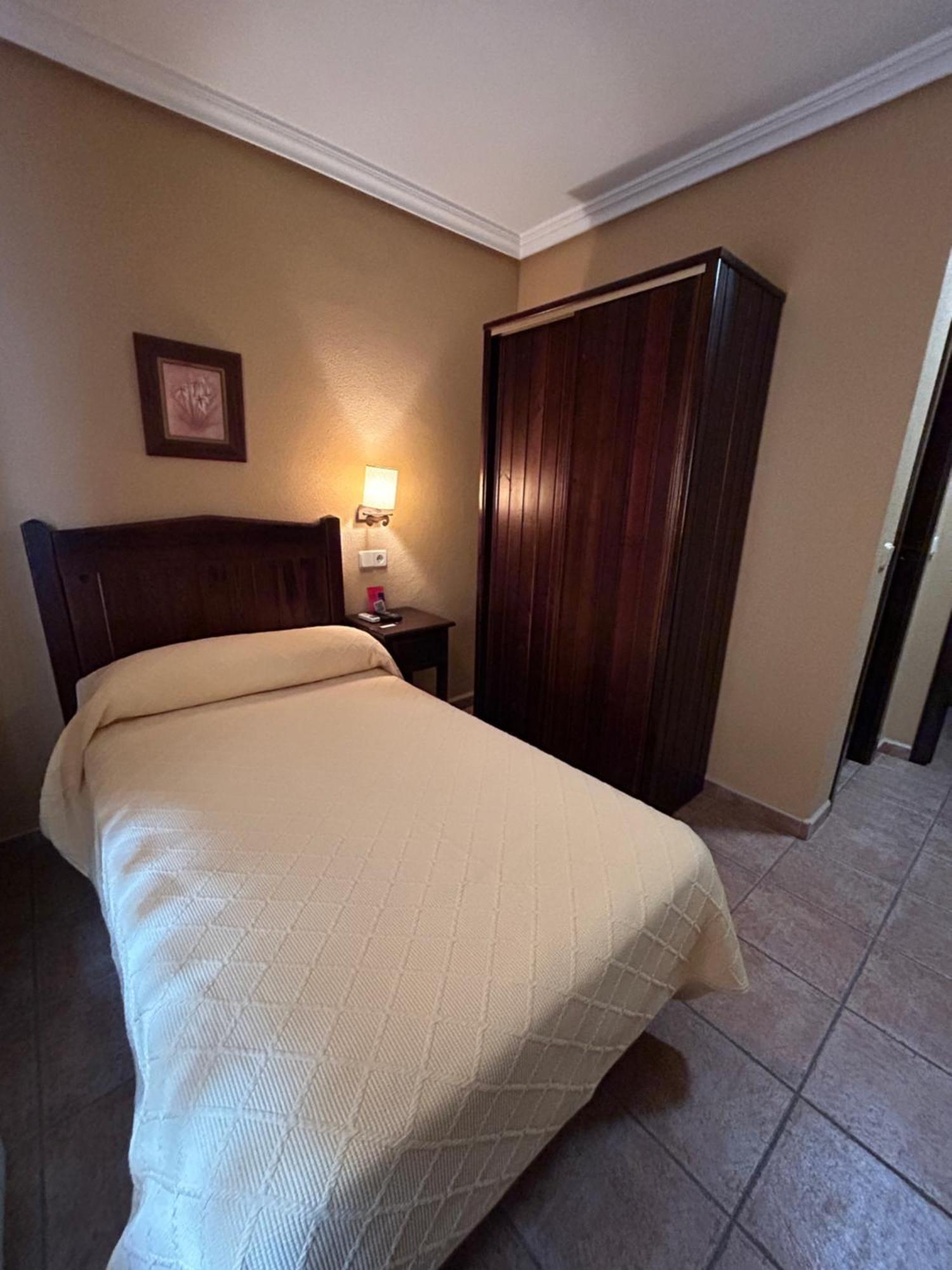 Hostal Restaurante Morote Cano Lezuza المظهر الخارجي الصورة